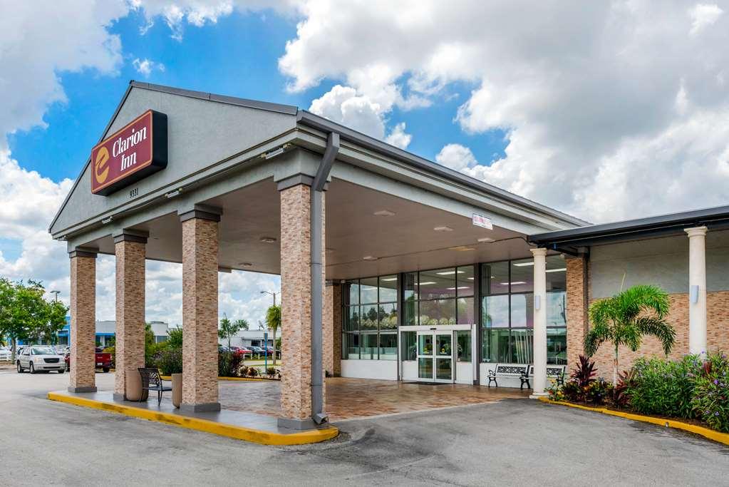 Quality Inn And Conference Center Tampa-Brandon Extérieur photo