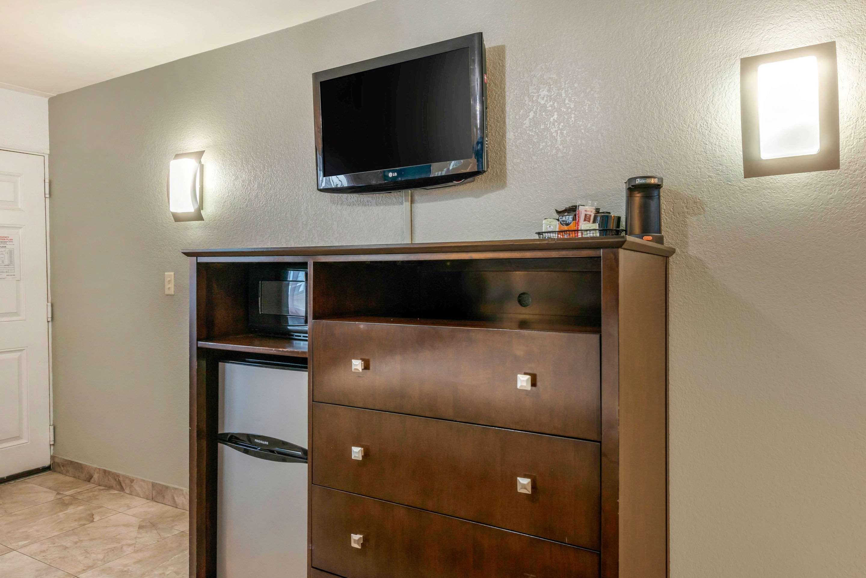 Quality Inn And Conference Center Tampa-Brandon Extérieur photo