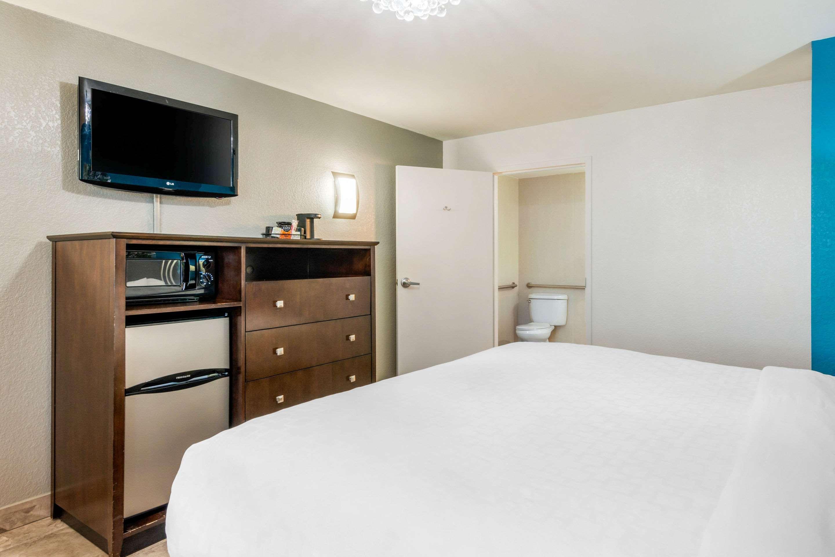 Quality Inn And Conference Center Tampa-Brandon Extérieur photo