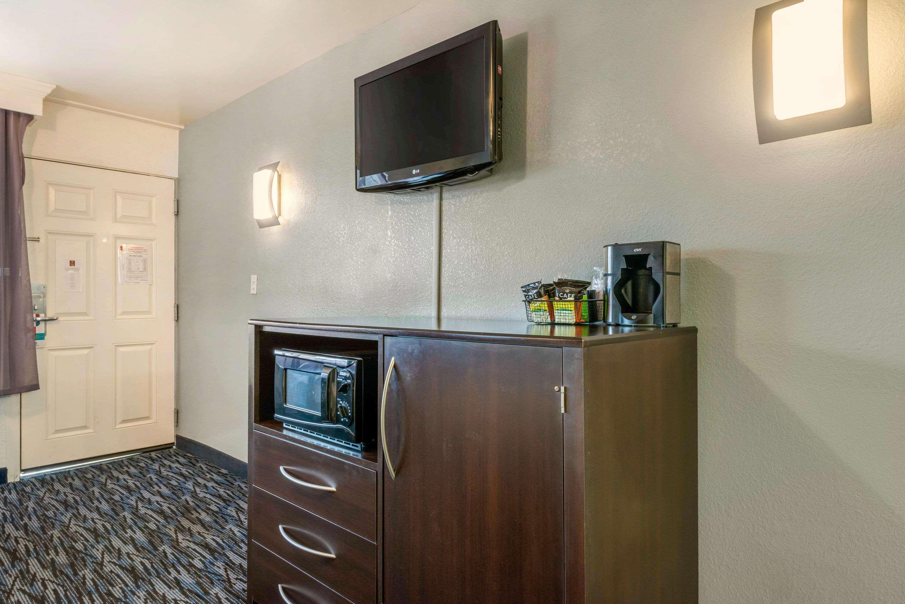 Quality Inn And Conference Center Tampa-Brandon Extérieur photo