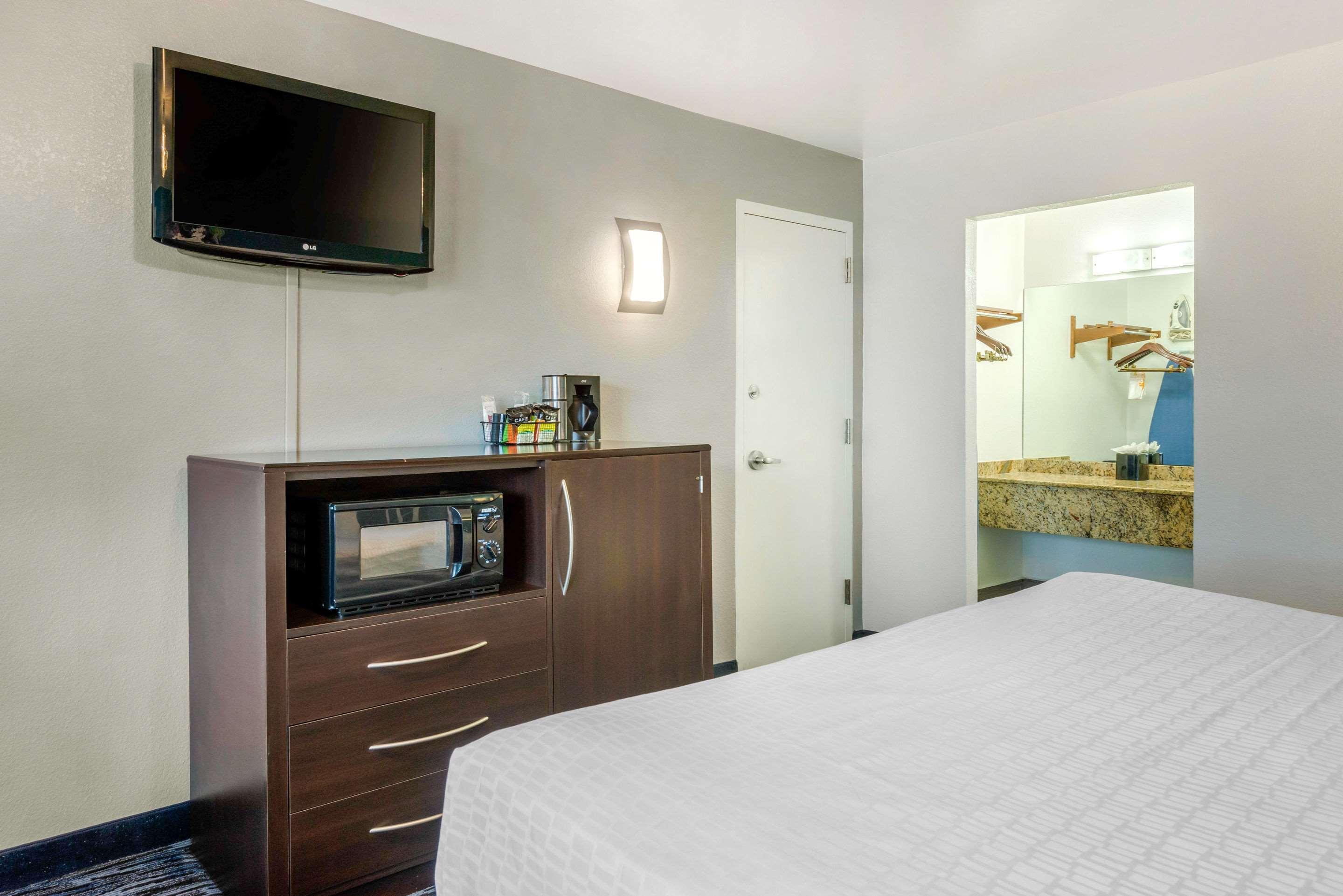 Quality Inn And Conference Center Tampa-Brandon Extérieur photo
