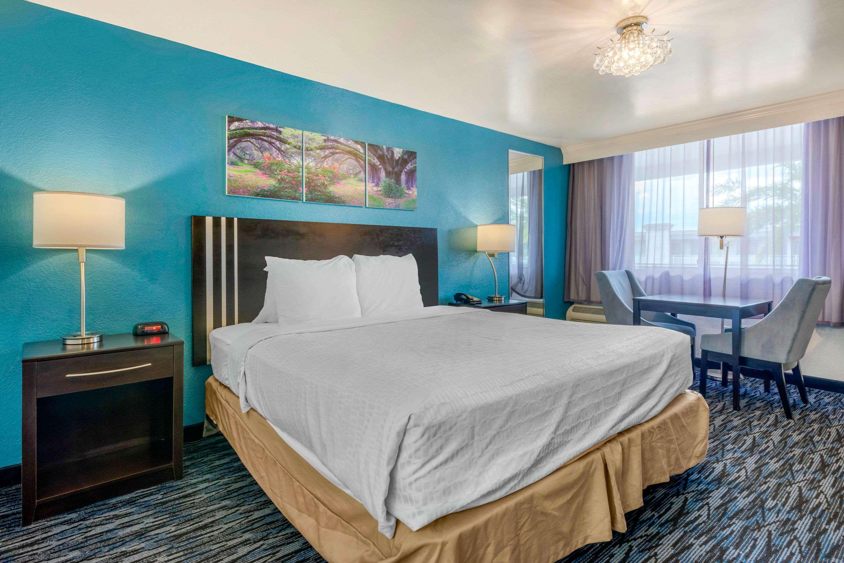 Quality Inn And Conference Center Tampa-Brandon Extérieur photo