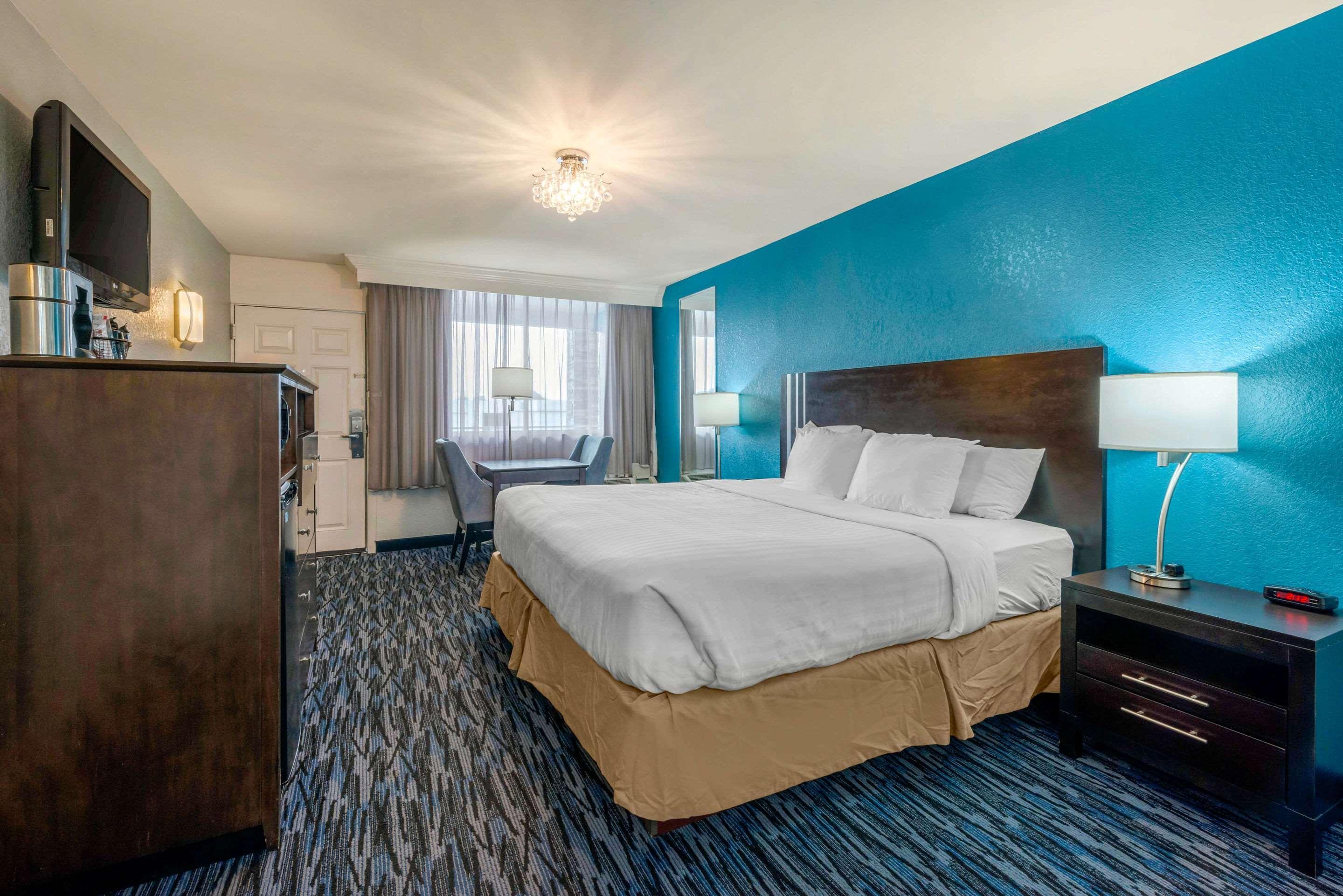 Quality Inn And Conference Center Tampa-Brandon Extérieur photo