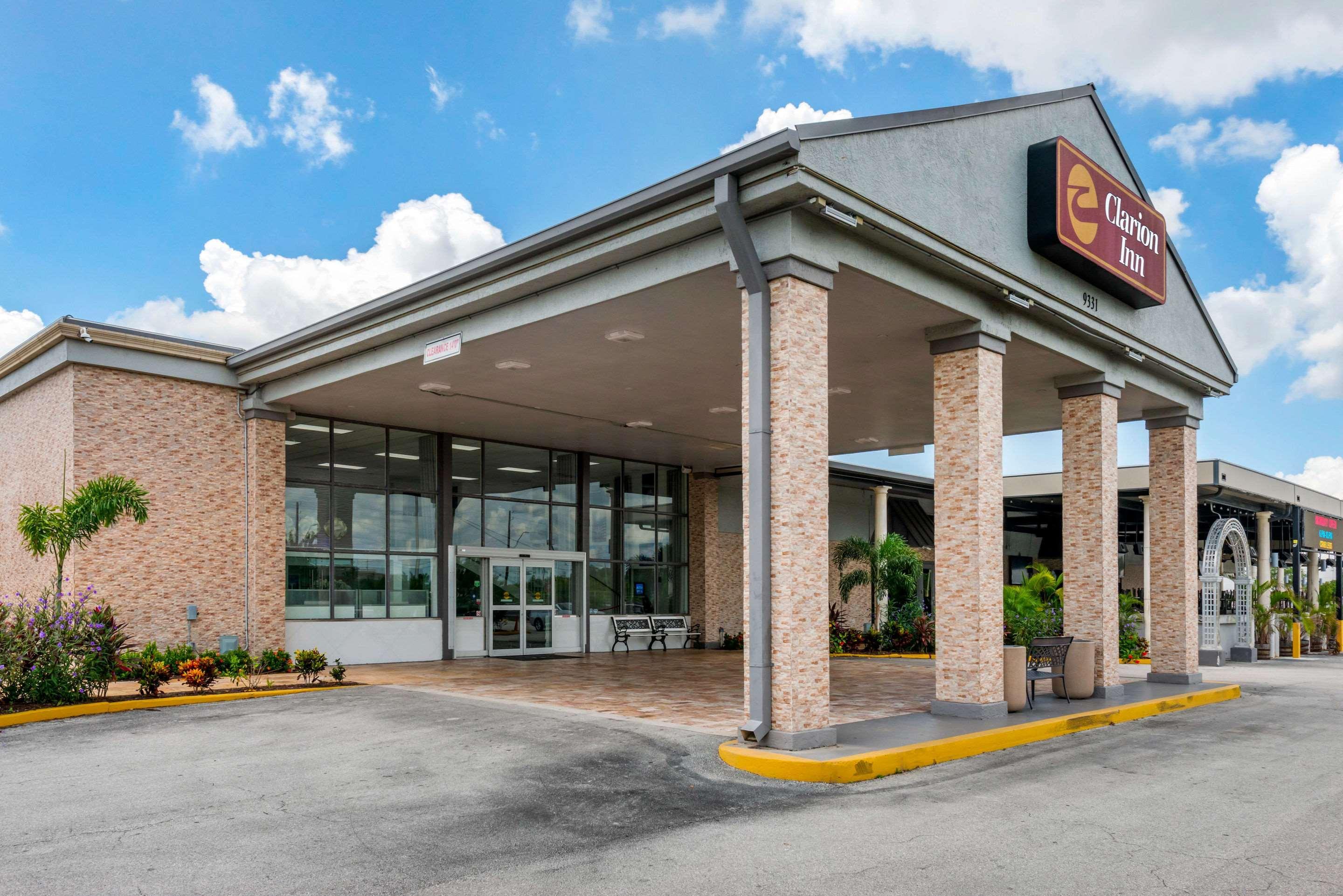 Quality Inn And Conference Center Tampa-Brandon Extérieur photo