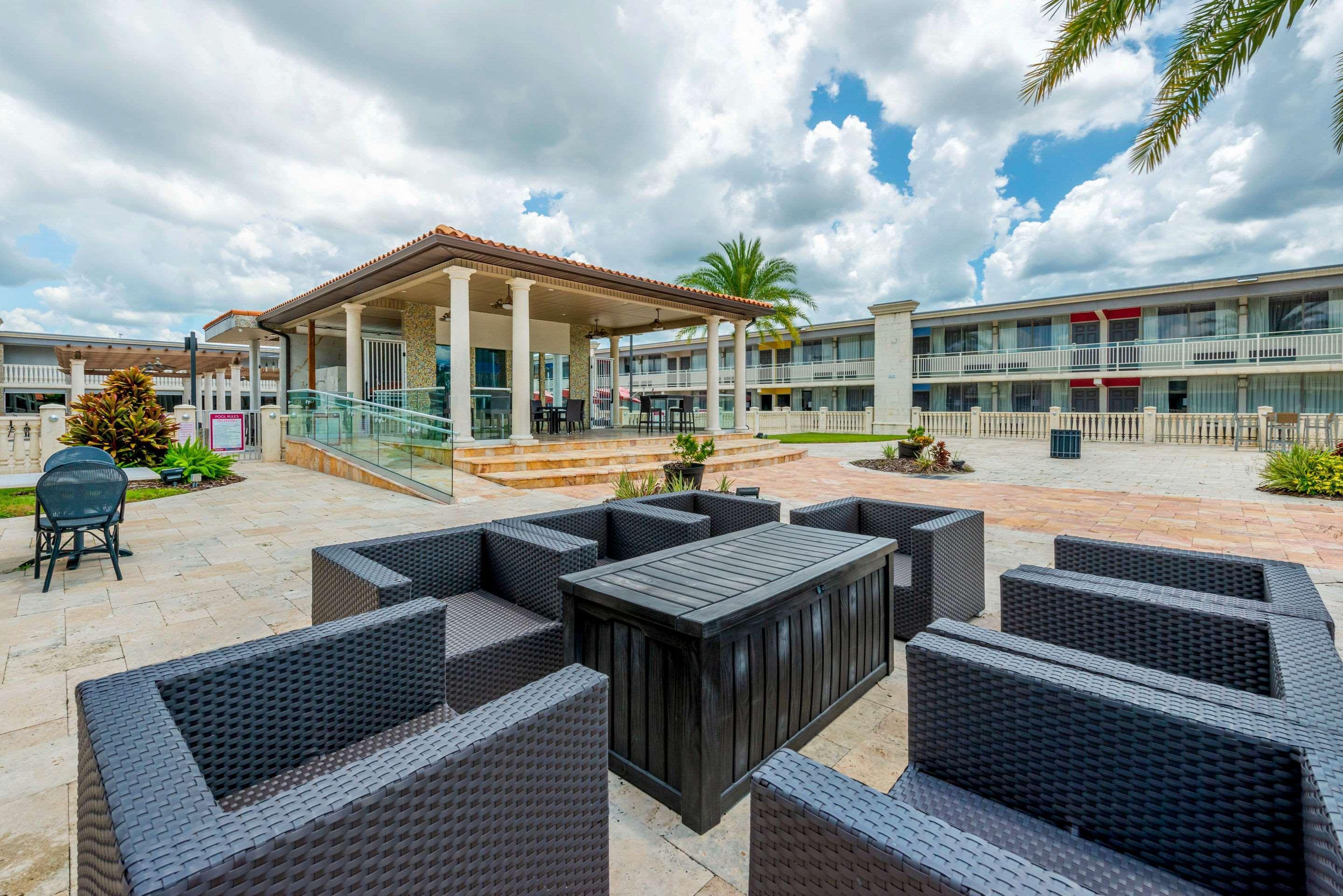 Quality Inn And Conference Center Tampa-Brandon Extérieur photo