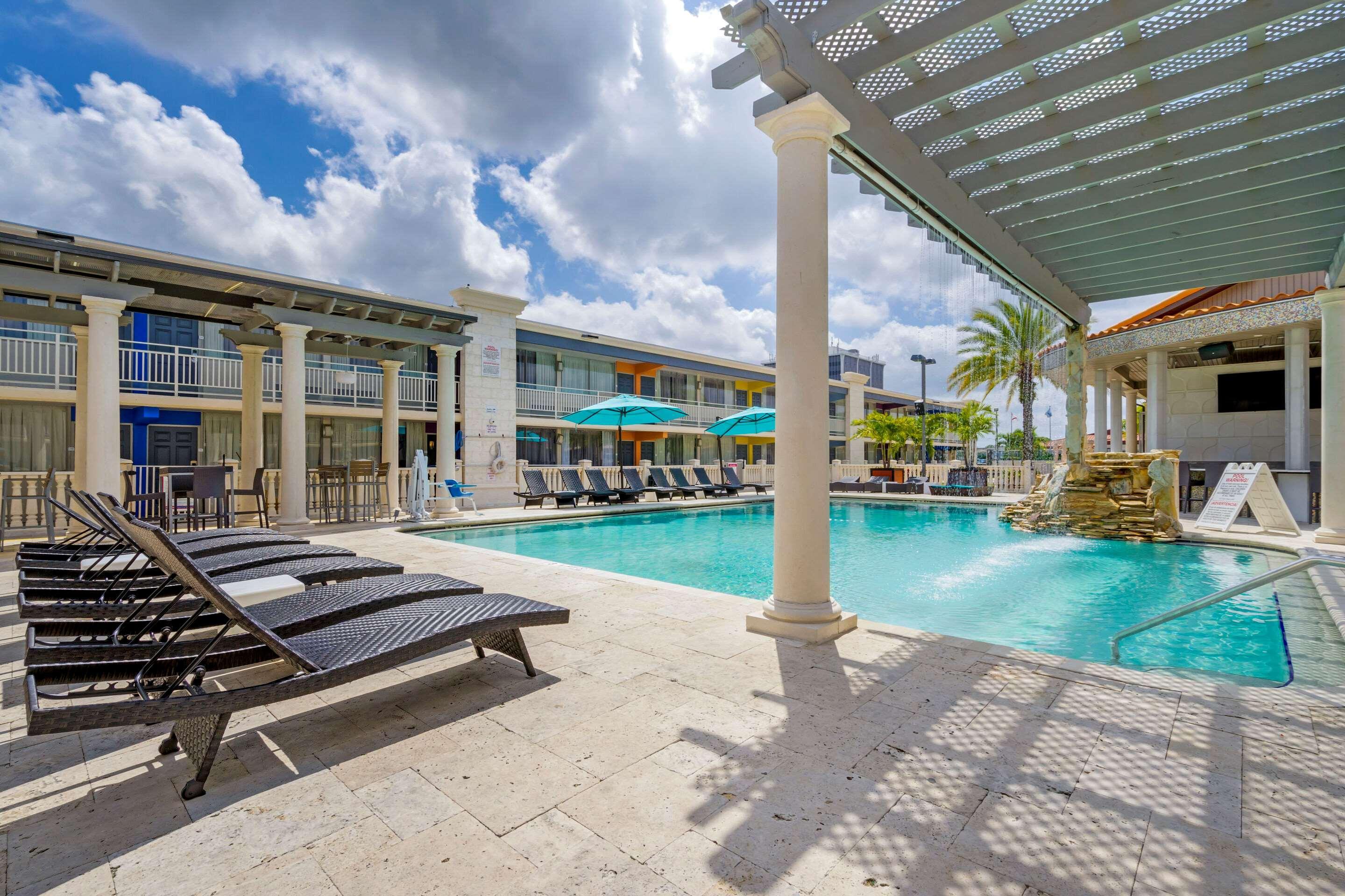 Quality Inn And Conference Center Tampa-Brandon Extérieur photo