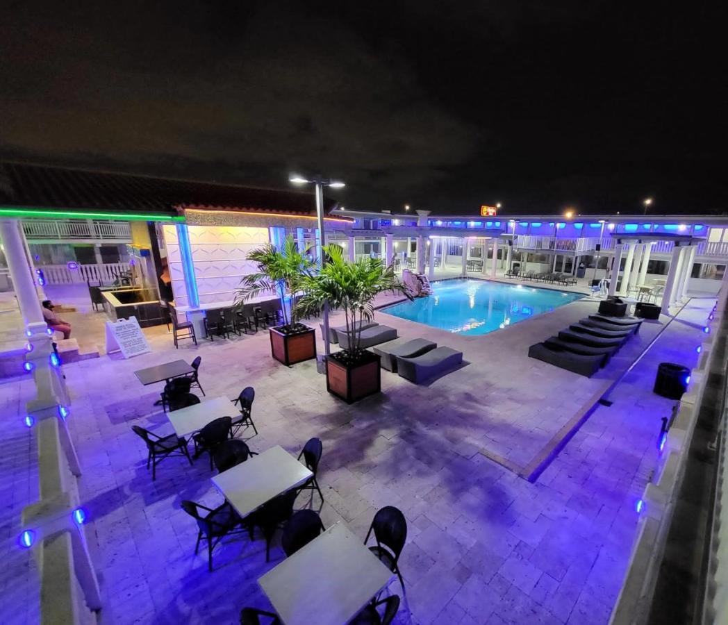 Quality Inn And Conference Center Tampa-Brandon Extérieur photo