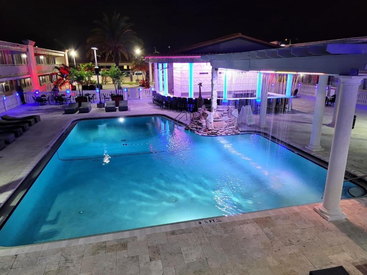 Quality Inn And Conference Center Tampa-Brandon Extérieur photo