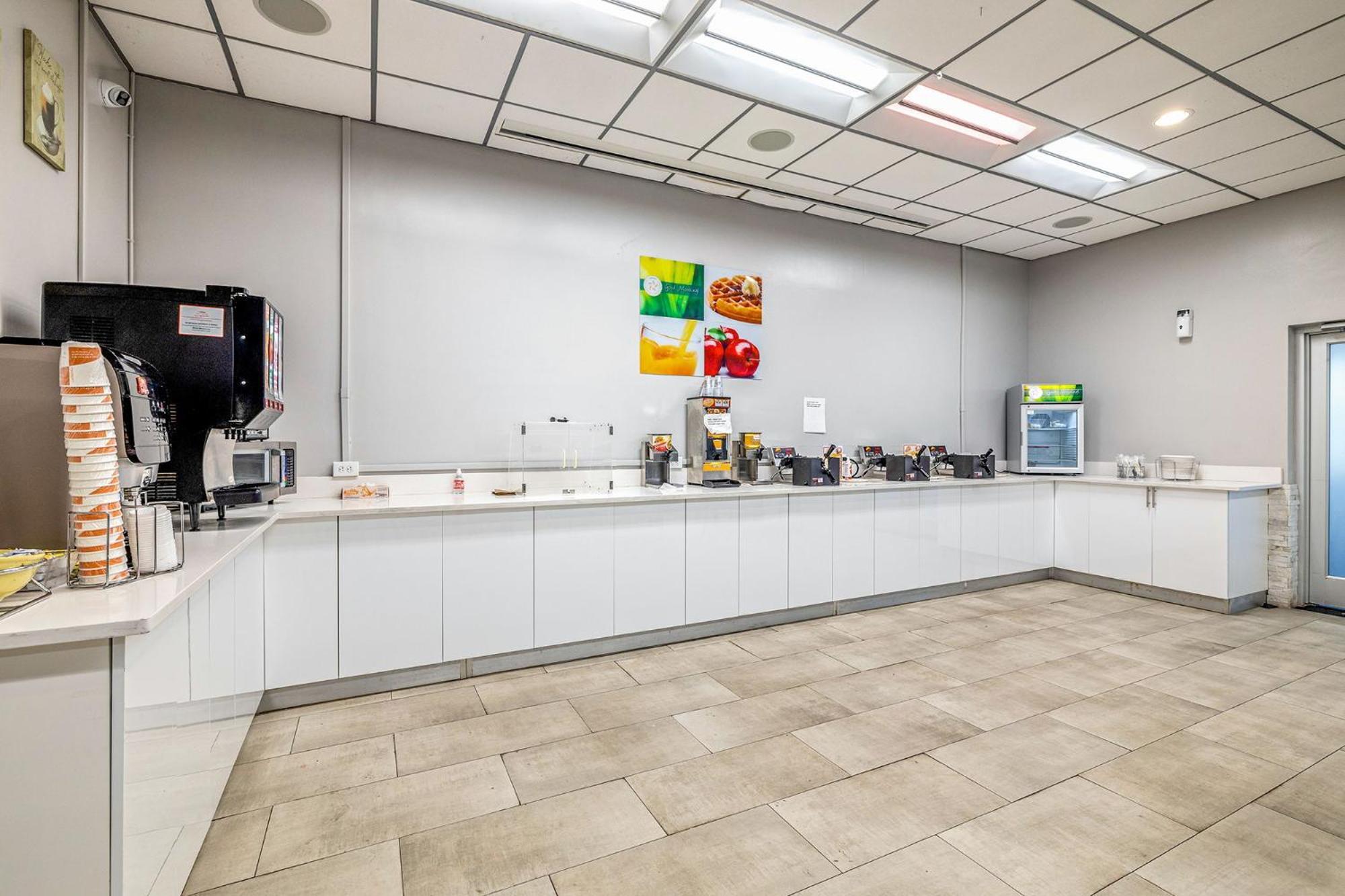 Quality Inn And Conference Center Tampa-Brandon Extérieur photo